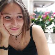 Studentessa universitaria impartisce ripetizioni di lingue (italiano, inglese, francese, spagnolo) e/o aiuto compiti